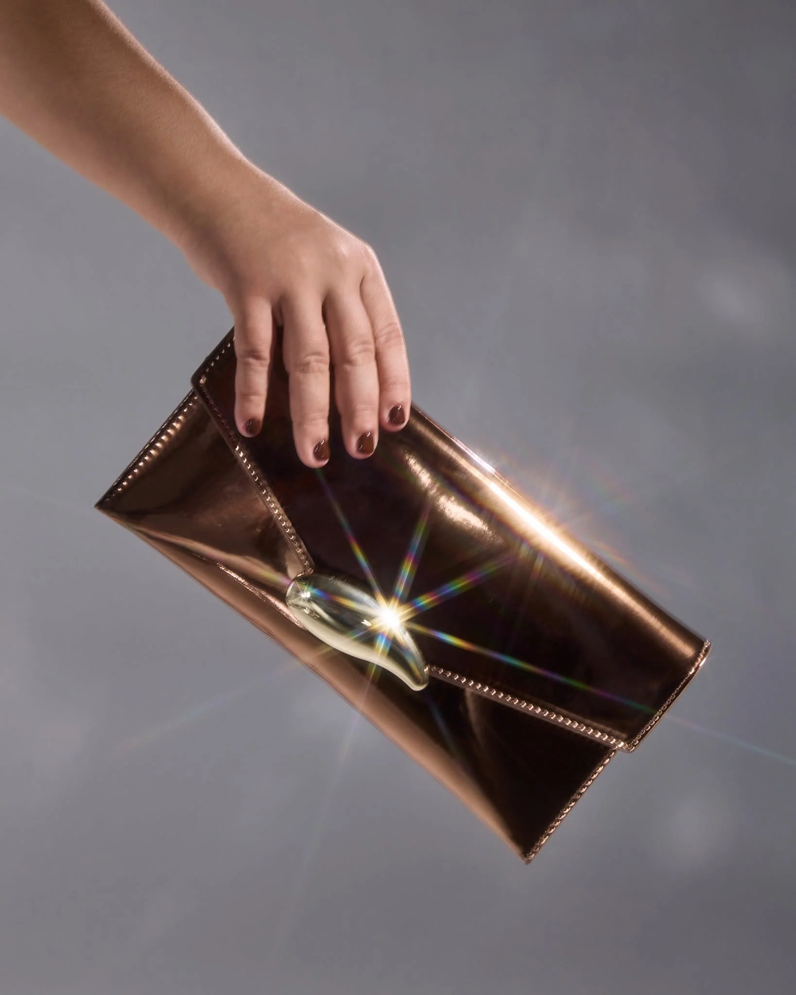 Victoria Clutch Bronze Mirror - Image 4