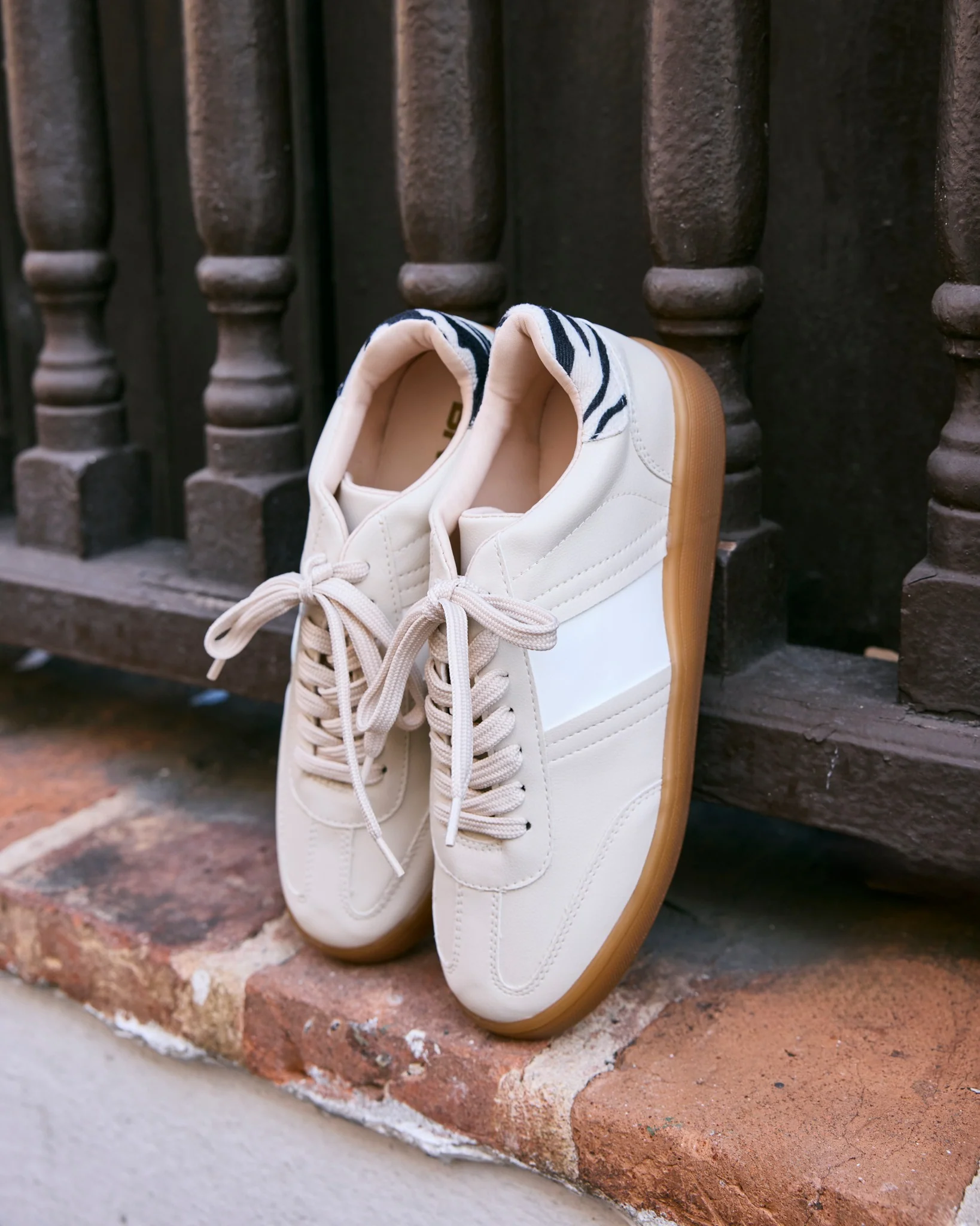 Whitney Beige White Smooth - Image 3